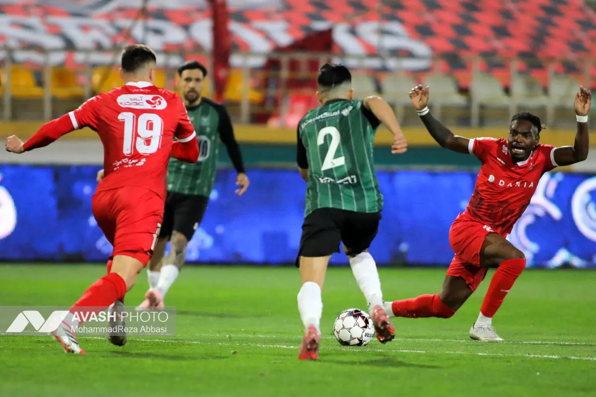 دیدار تیم های فوتبال  پرسپولیس تهران و خیبر خرم آباد