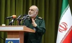 سردار حسین سلامی: رویارویی اسلام با قدرت‌های جهانی در نقطه‌ای حساس قرار دارد
