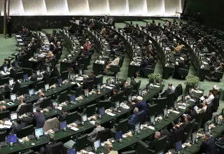 موافقت مجلس با حق برگزاری اجتماع و راهپیمایی برای همه اشخاص