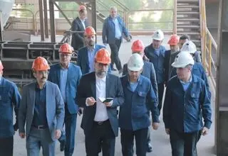 حمایت از واحدهای بزرگ صنعتی و رفع موانع تولید از اولویت‌های وزارت صمت است