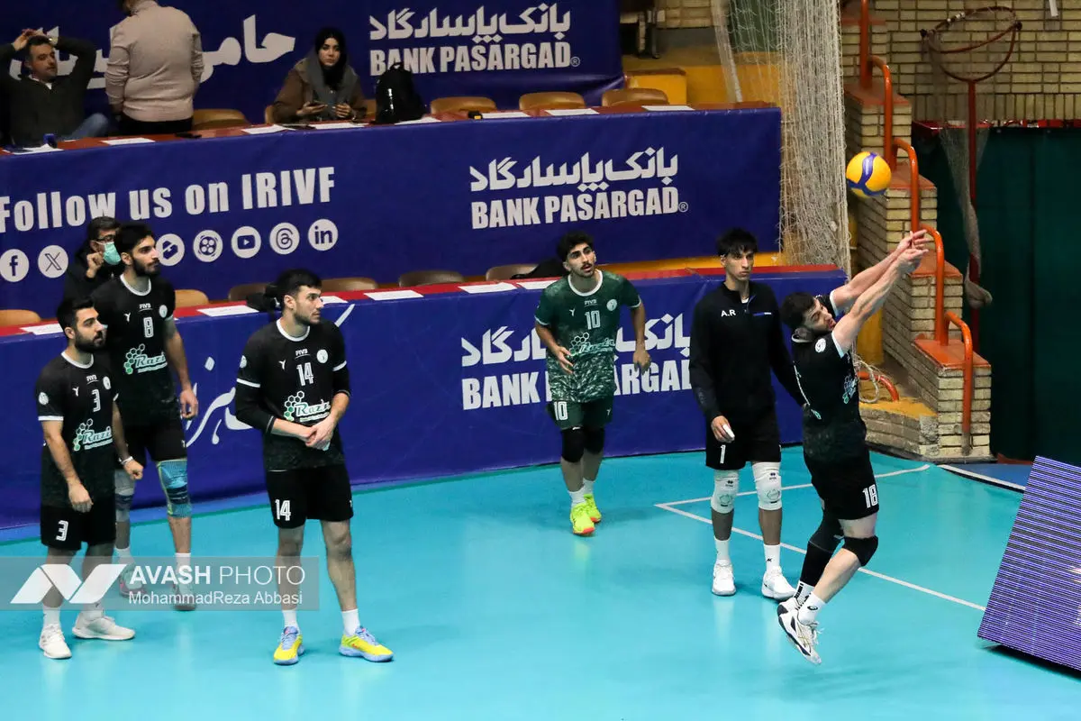 دیدار تیم های والیبال پیکان تهران و رازین پلیمر