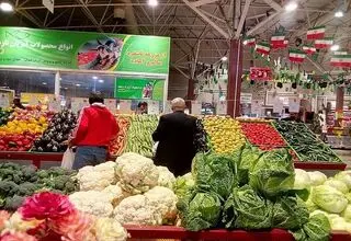 اعلام قیمت انواع میوه و سبزی در بازار؛ هر کیلوگرم گوجه‌فرنگی بین ۶۵ تا ۹۸ هزار تومان