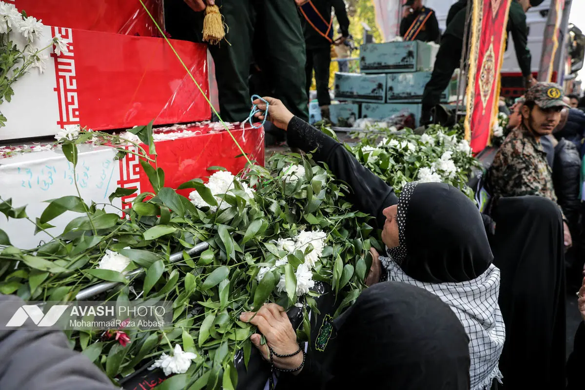 مراسم تشییع پیکرهای ۱۰۰ شهید گمنام - تهران