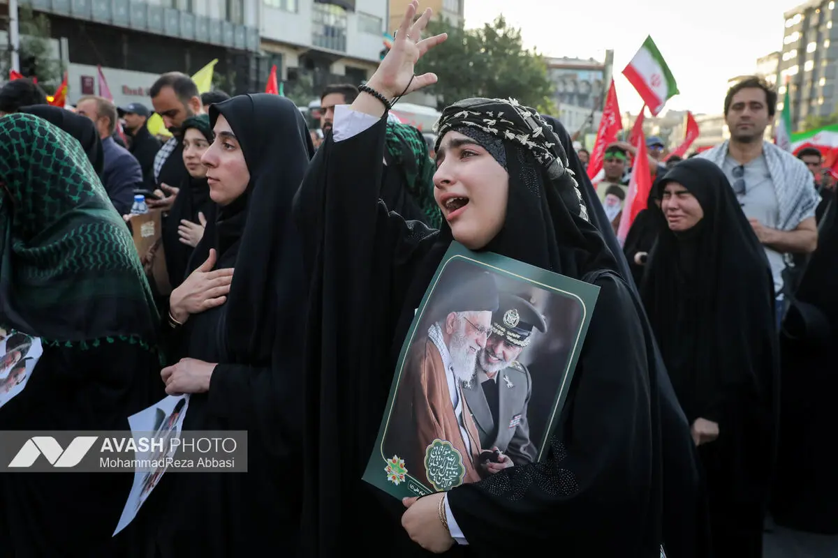 مراسم تشییع پیکر مطهر رهبر شهید انقلاب در تهران - ۱