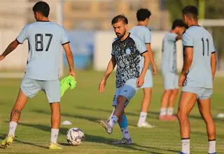 دوری چند هفته‌ای هافبک استقلال از میادین
