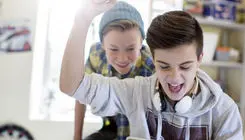 وقتی پدر و مادر رمز موفقیت نوجوانان می‌شوند