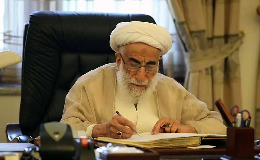 واکنش آیت الله جنتی به بازگشت تحریم‌ها