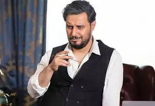 جواد عزتی بازیگری که در روتین نقش‌آفرینی گیر نمی‌کند