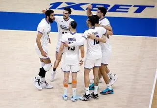 جنگ تیم ملی والیبال با عقاب‌های اروپا