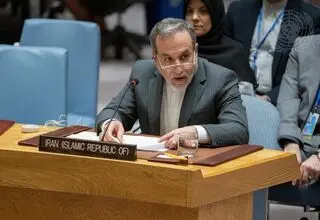 عراقچی: ایالات متحده به دیپلماسی خیانت کرد اما اروپا آن را خاک کرد