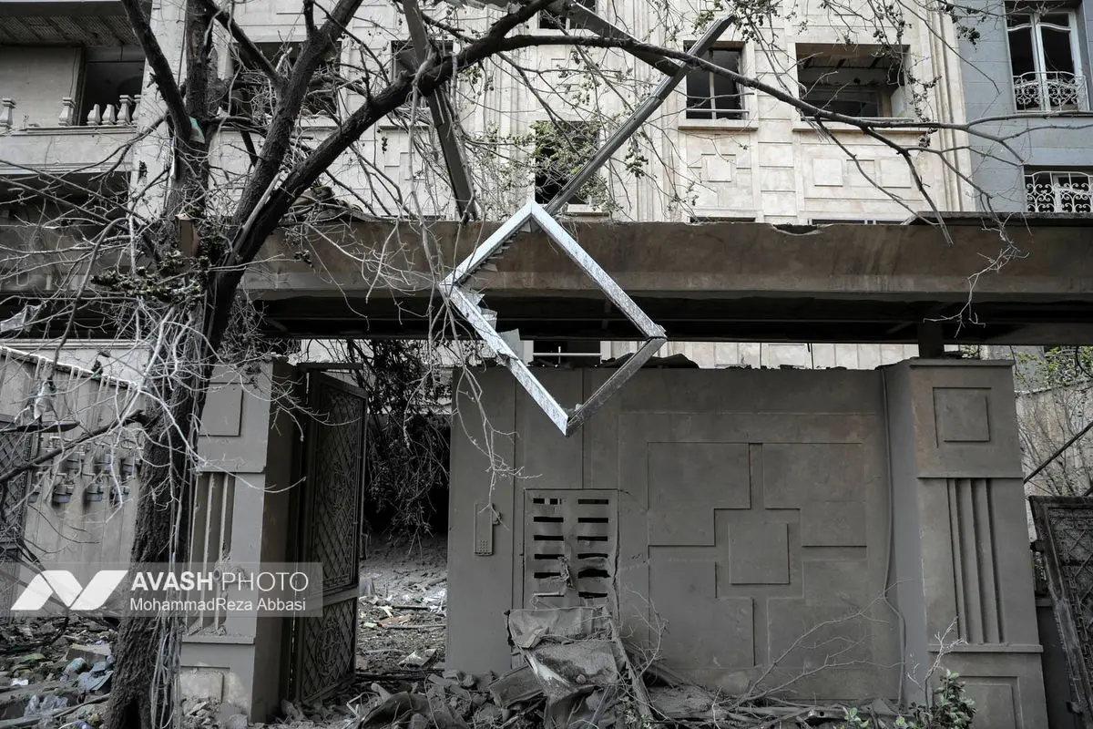 حملات آمریکا و رژیم صهیونیستی به منازل مسکونی در تهران - ۱۱ فروردین