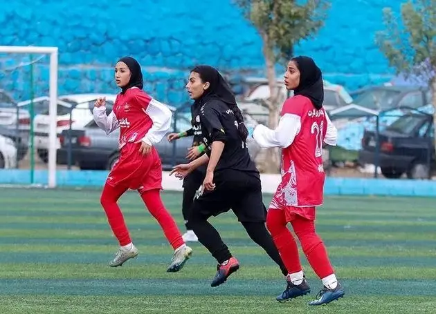 درویش تسلیم بانوان شد