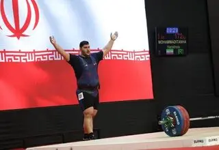 محمدی‌تنها مدال خود را به آستان قدس رضوی تقدیم کرد