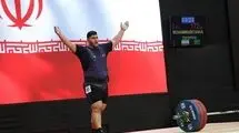 محمدی‌تنها مدال خود را به آستان قدس رضوی تقدیم کرد
