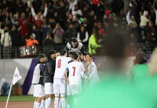 چرا آزمون جشن قهرمانی را از دست داد؟