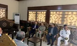 وزیر دفاع وارد آبادان شد