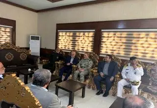 وزیر دفاع وارد آبادان شد