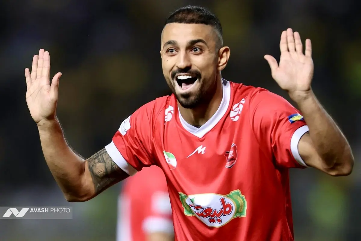 دیدار تیم های فوتبال سپاهان اصفهان و پرسپولیس تهران
