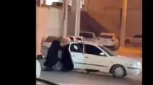 فلیم لحظه فرار ۵ سارق لباس‌زنانه از طلافروشی در قشم با سمند سفید