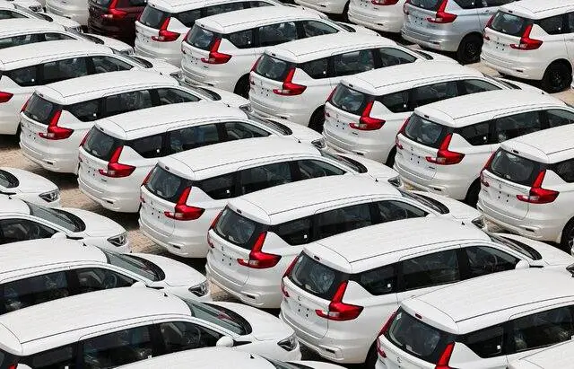 جدال اقتصادی هند با آمریکا بر سر وضع تعرفههای واشنگتن بر خودروها