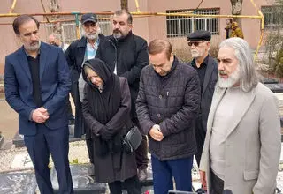 مزار هنرمندان موسیقی در اولین روز فجر چهل و یکم گلباران شد