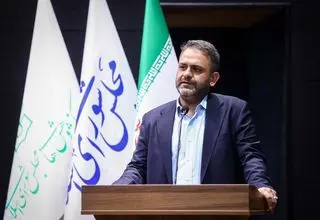 عضو هیات رئیسه مجلس به کشتی‌گیران تبریک گفت