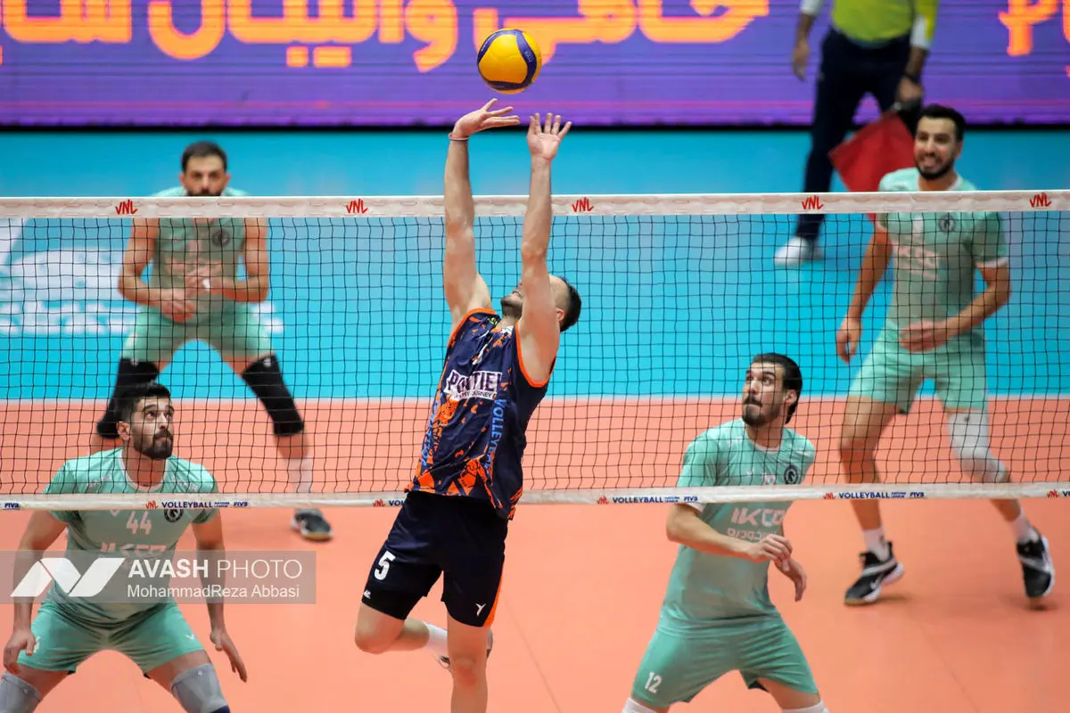 دیدار تیم های والیبال پیکان تهران و سایپا تهران
