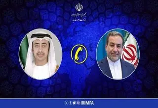 تماس تلفنی وزیر خارجه امارات با عراقچی 