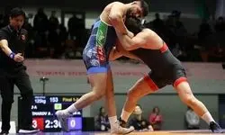 محمد قمرپور در کشتی آزاد نایب قهرمان شد