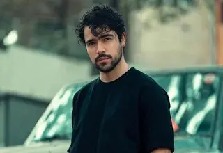 واکنش احمد زیدآبادی به انتقادات از شروین حاجی‌پور به خاطر اولین آلبوم مجوزدارش