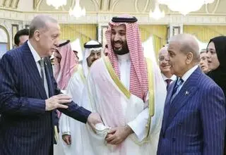 ارتش، پول، بمب اتم 