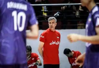 مومنی‌مقدم: می‌توانستند لیگ والیبال را به تعویق نیندازند