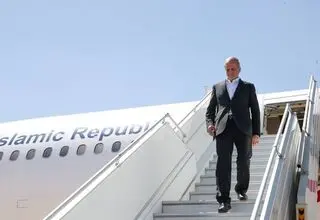 پزشکیان وارد مسقط شد