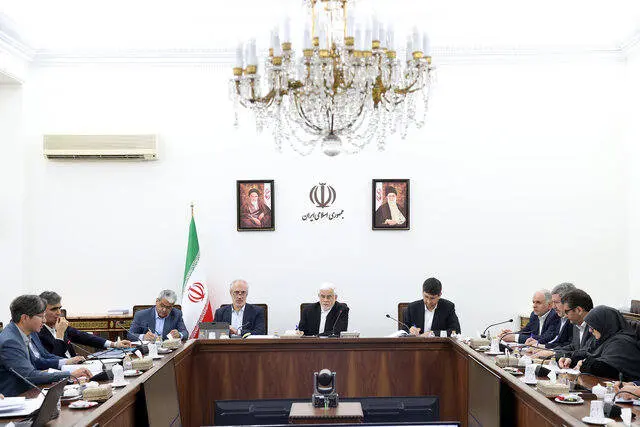 عارف: رفع ناترازی نظام بانکی و بودجه با جدیت پیگیری میشود