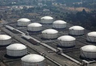 موجودی‌های تجاری و ذخایر نفت به سرعت در حال کاهش است