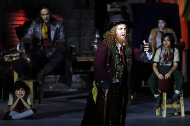 ۷۰ هزار مخاطب به تماشای «الیور توئیست» نشستند