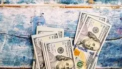 حواله دلار با نرخ ۱۳۷ هزار تومانی ۱۴۰۴ را به پایان رساند