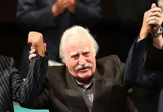 آرامگاه استاد فرشچیان در حال آماده‌سازی