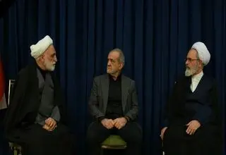 واگذاری اختیار عزل و نصب مقامات نظامی و انتظامی و اعلان صلح و جنگ به شورای موقت رهبری