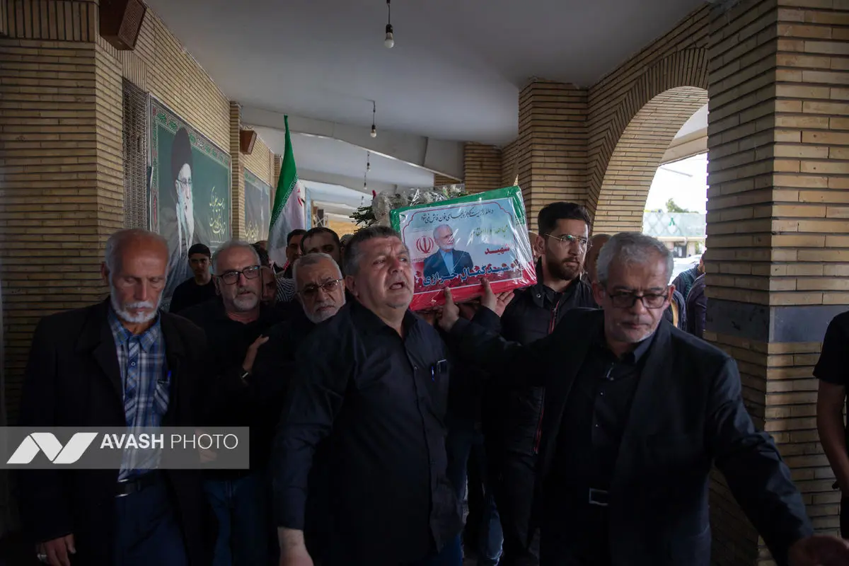 مراسم خاکسپاری پیکر شهید کمال خرازی