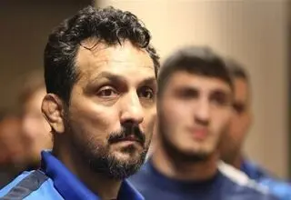درستکار: از بازیکنانم می‌خواهم فقط به قهرمانی فکر کنند
