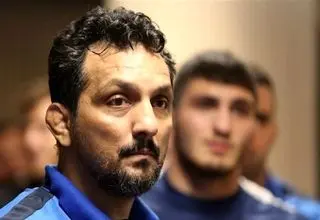 درستکار: از بازیکنانم می‌خواهم فقط به قهرمانی فکر کنند