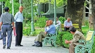 پرداخت معوقات حقوق بازنشستگان تامین اجتماعی از هفته آینده