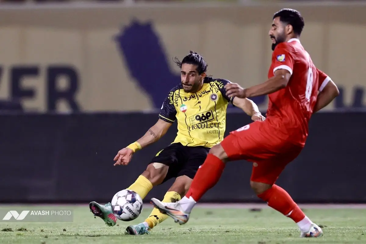 دیدار تیم های فوتبال سپاهان اصفهان و پرسپولیس تهران