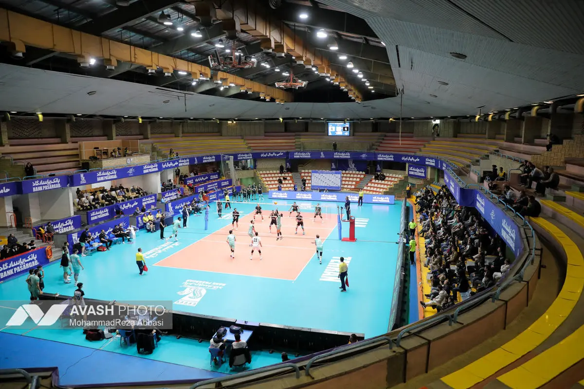 دیدار تیم های والیبال پیکان تهران و رازین پلیمر