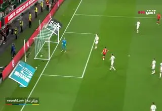 شوت تماشایی رونالدو که به تیر دروازه برخورد کرد