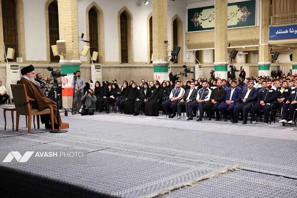 دیدار قهرمانان و مدال‌آوران ورزشی و المپیادهای علمی جهانی با رهبر انقلاب