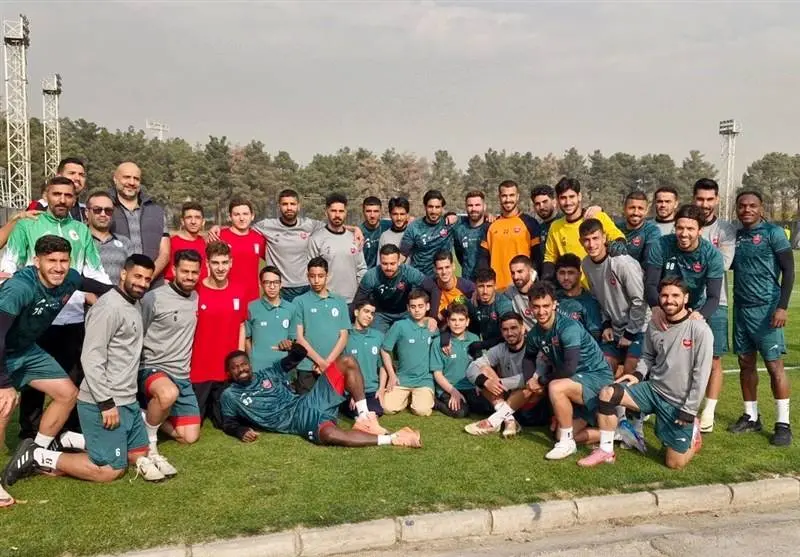 دیدار ملی‌پوشان جوان شنای نابینایان با پرسپولیسی‌ها