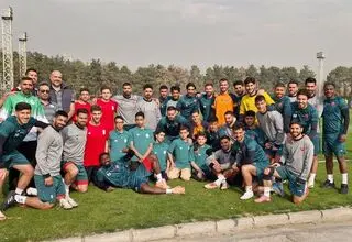 دیدار ملی‌پوشان جوان شنای نابینایان با پرسپولیسی‌ها
