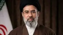 حمل تیربار روی دوش آیت الله سید مجتبی خامنه‌ای/ فیلم